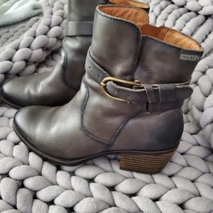 Pikolinos ankle boots 8.5